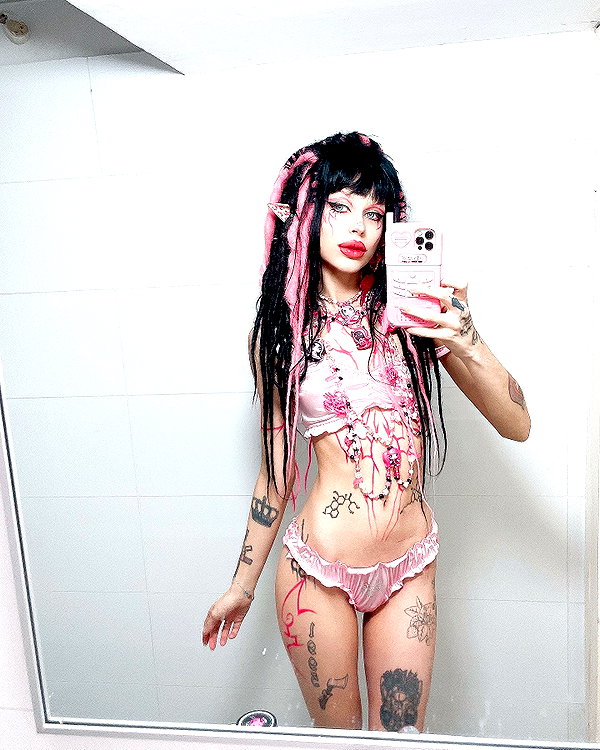 kriiizellda instagram image archive image