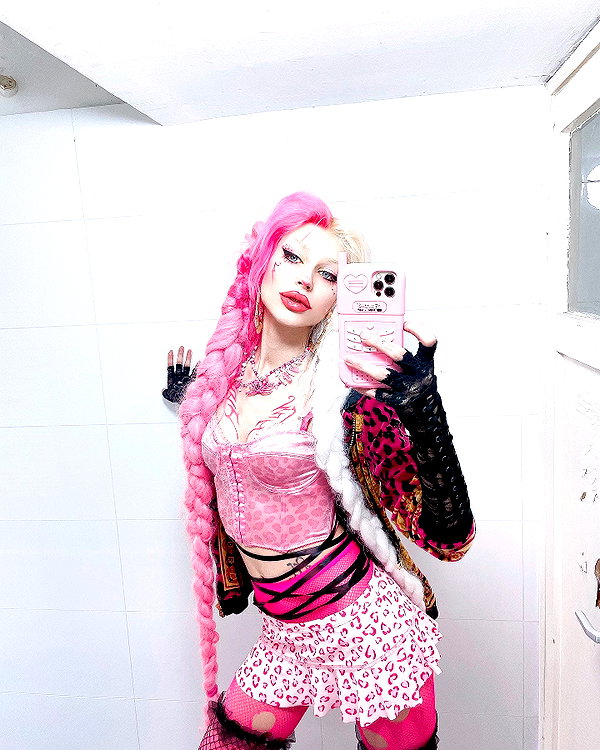 kriiizellda instagram image archive image