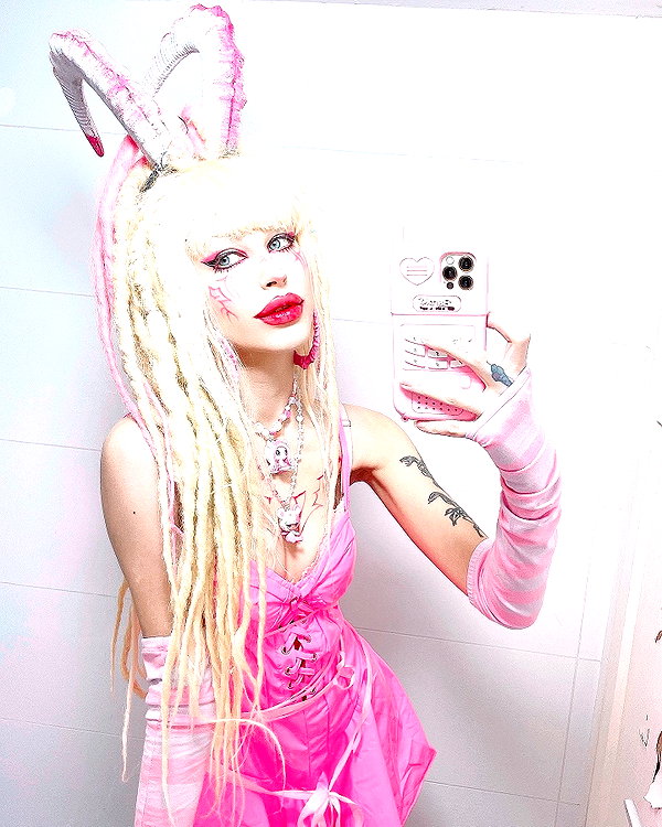 kriiizellda instagram image archive image