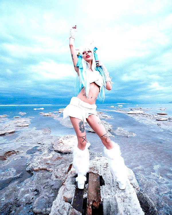 kriiizellda instagram image archive image