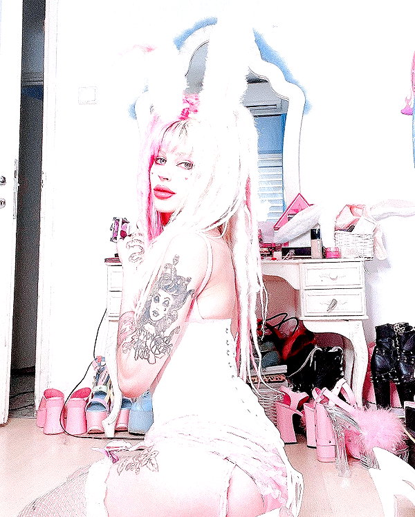 kriiizellda instagram image archive image