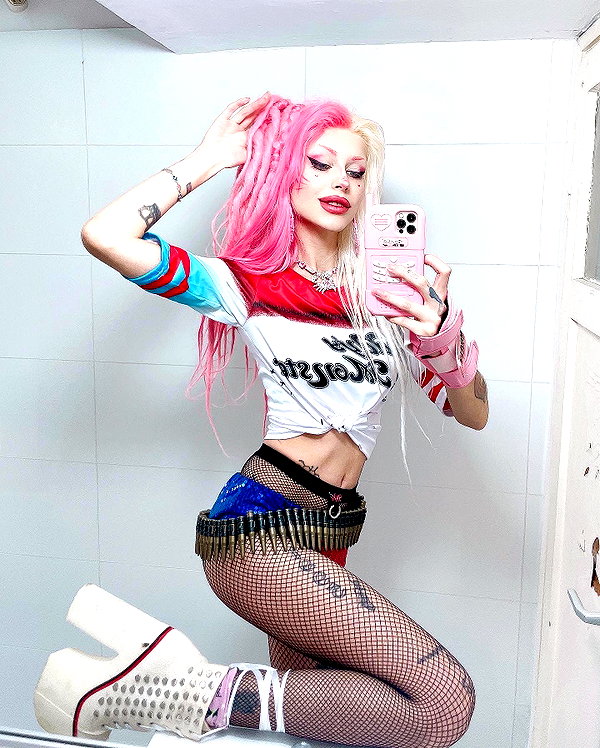 kriiizellda instagram image archive image