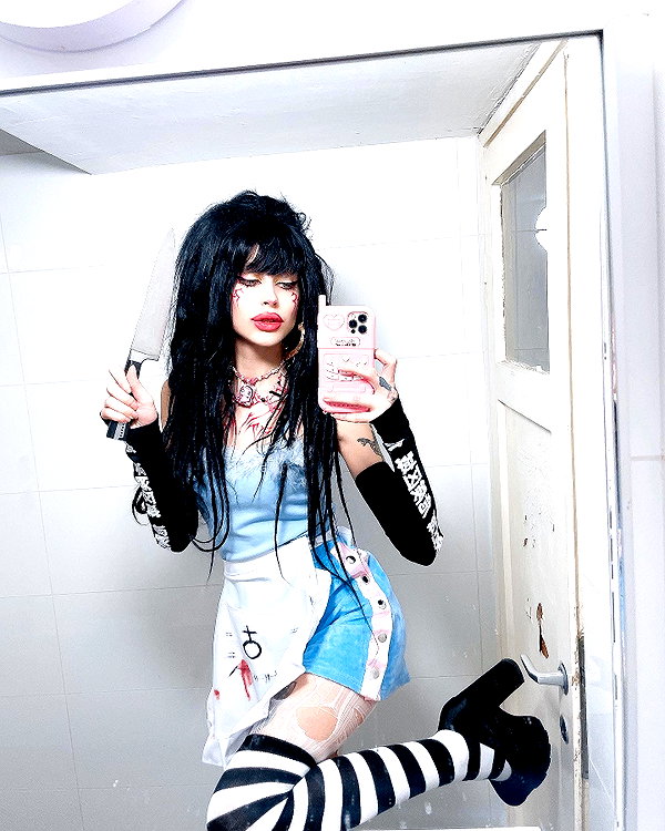 kriiizellda instagram image archive image