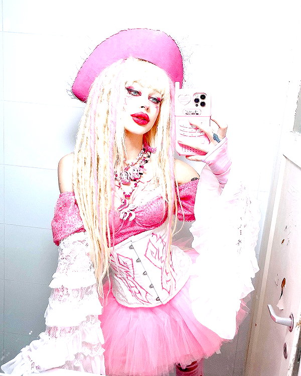 kriiizellda instagram image archive image