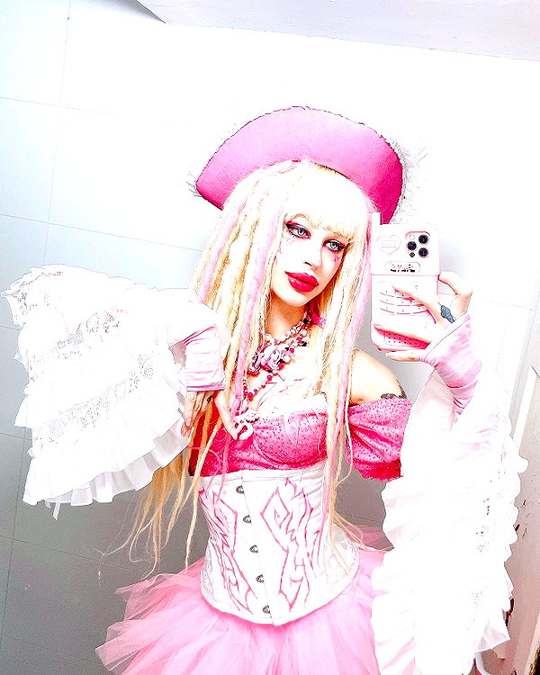 kriiizellda instagram image archive image