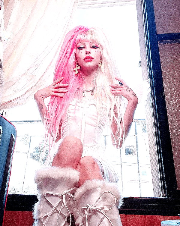 kriiizellda instagram image archive image