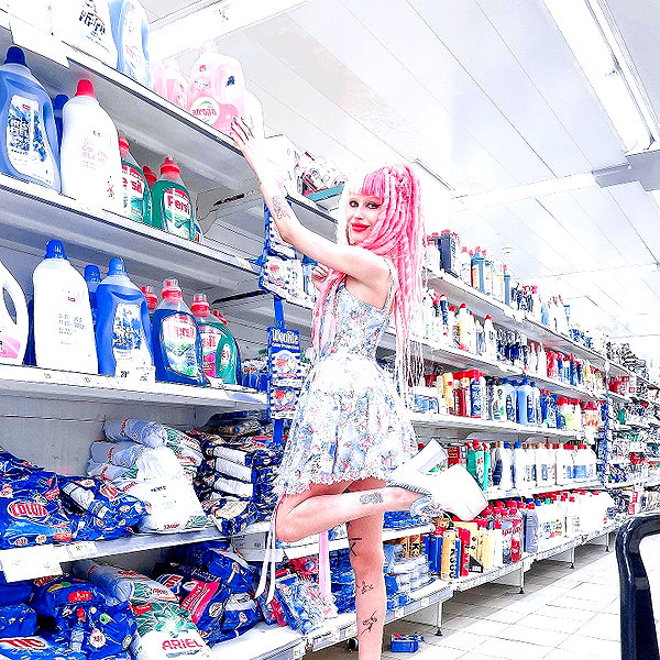 kriiizellda instagram image archive image