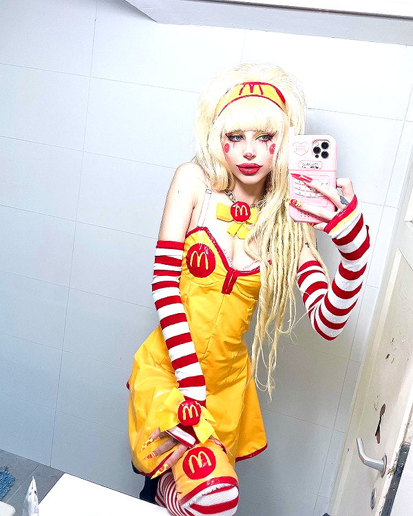 kriiizellda instagram image archive image