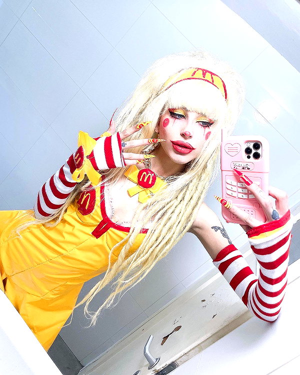 kriiizellda instagram image archive image