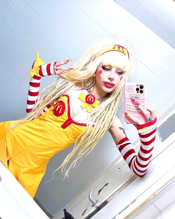 kriiizellda instagram image archive image