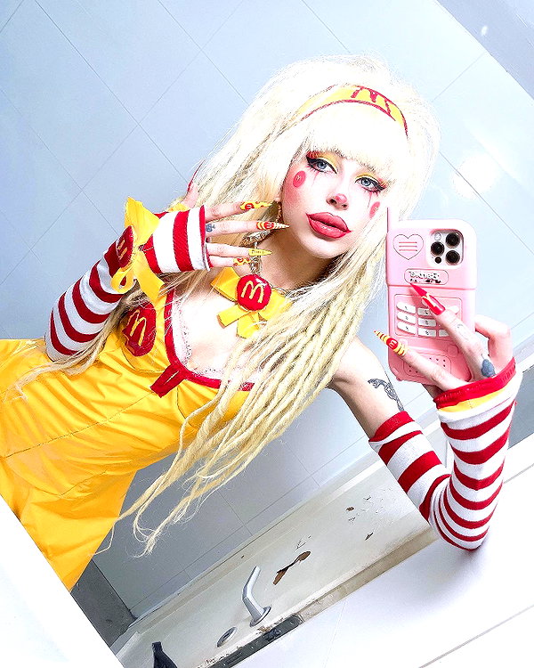 kriiizellda instagram image archive image