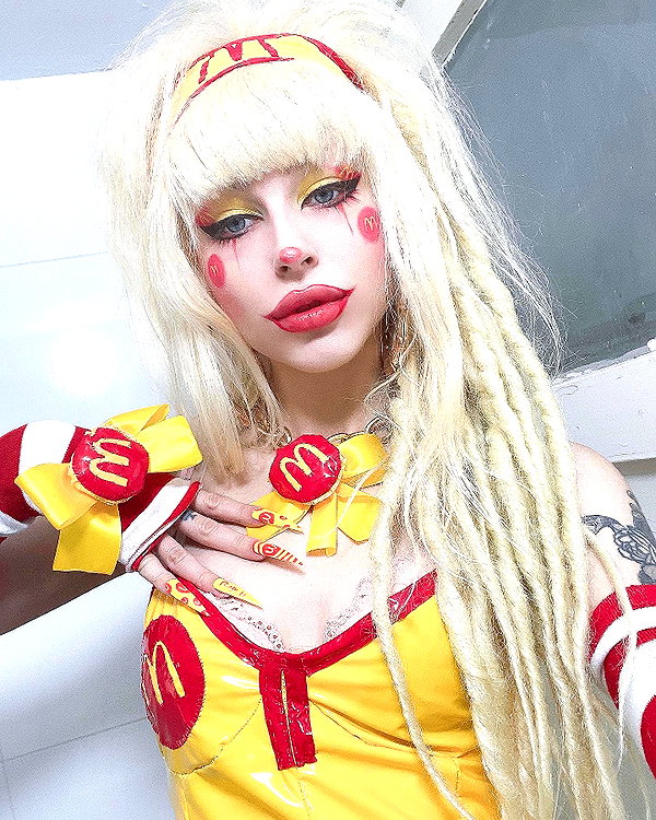 kriiizellda instagram image archive image