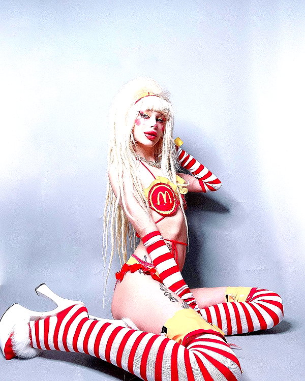 kriiizellda instagram image archive image