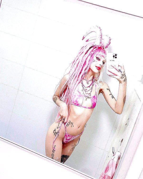 kriiizellda instagram image archive image