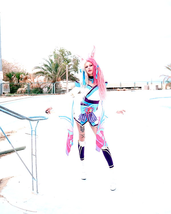 kriiizellda instagram image archive image