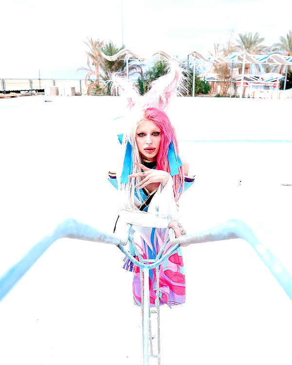kriiizellda instagram image archive image