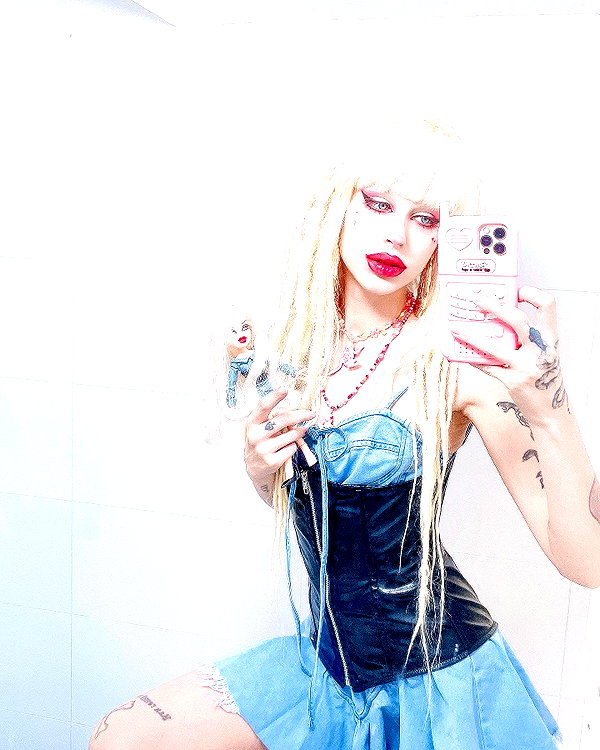 kriiizellda instagram image archive image