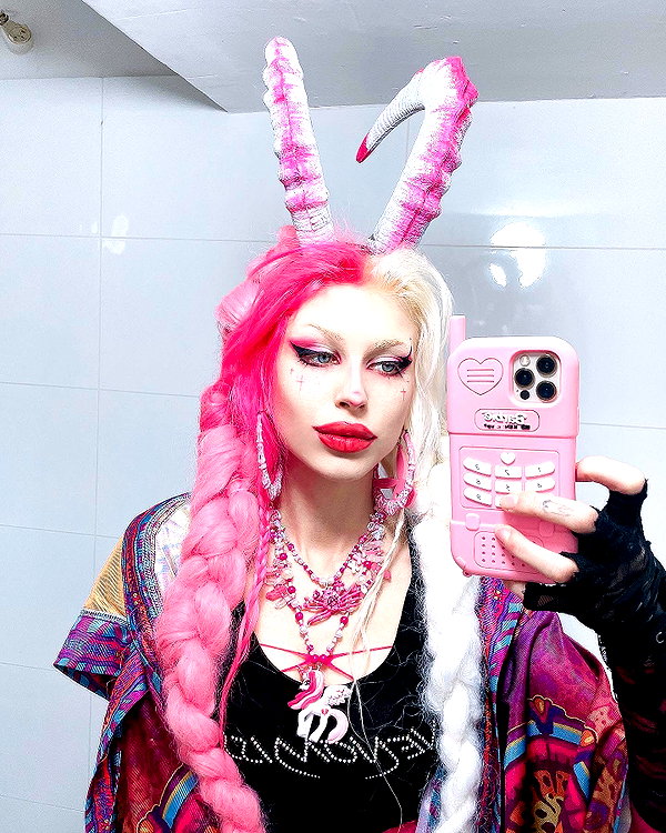kriiizellda instagram image archive image
