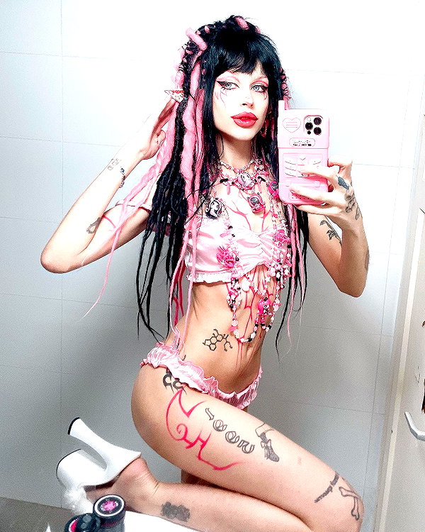 kriiizellda instagram image archive image