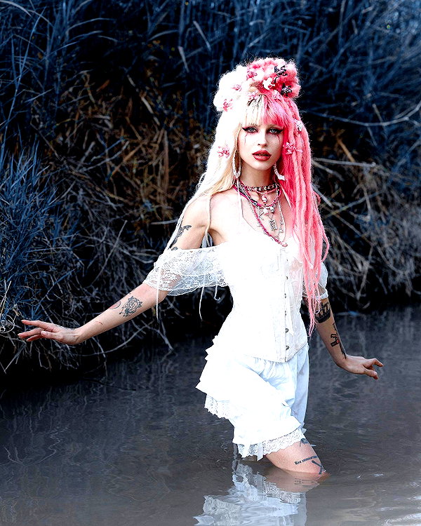 kriiizellda instagram image archive image