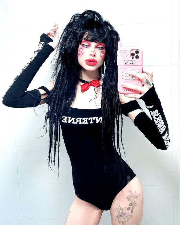 kriiizellda instagram image archive image