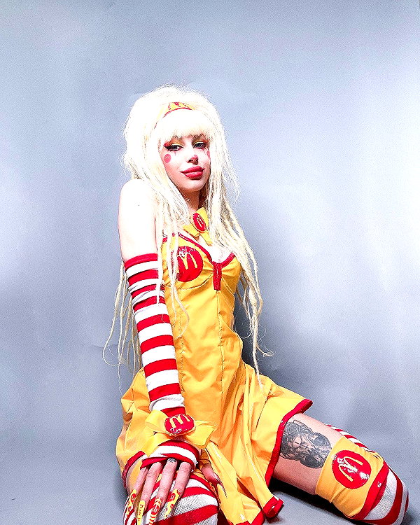 kriiizellda instagram image archive image