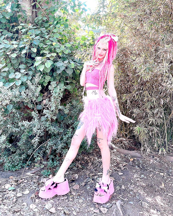 kriiizellda instagram image archive image