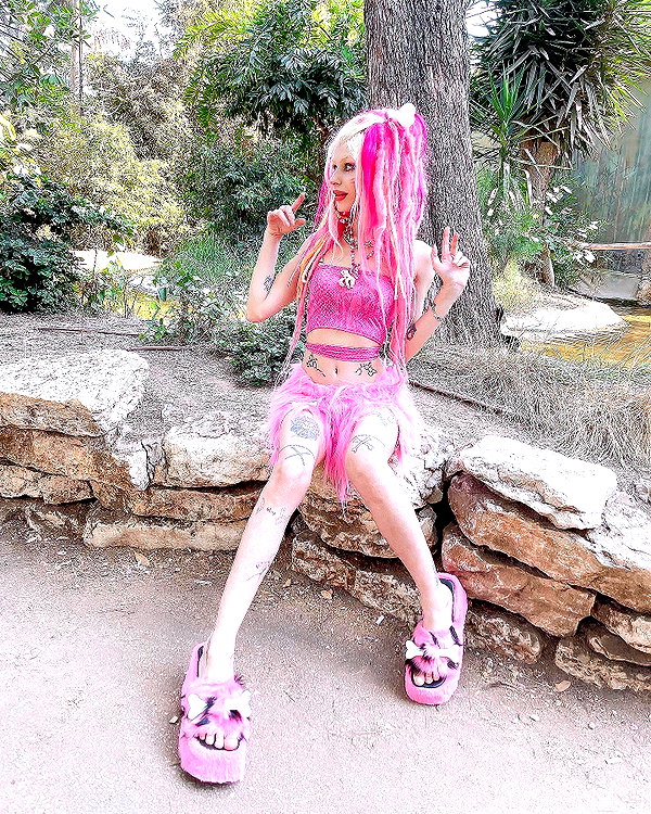 kriiizellda instagram image archive image