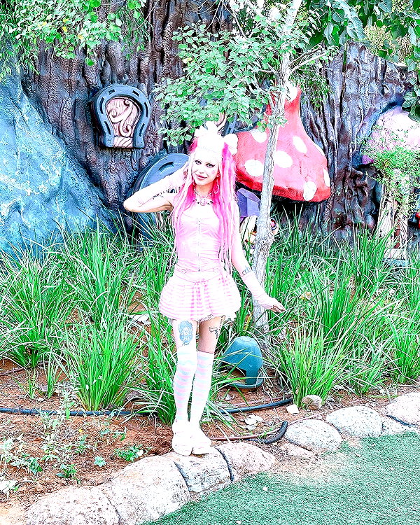 kriiizellda instagram image archive image