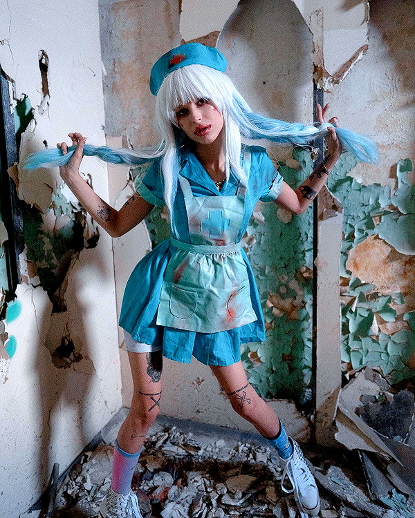 kriiizellda instagram image archive image