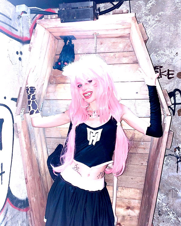 kriiizellda instagram image archive image