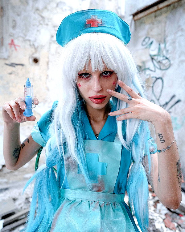 kriiizellda instagram image archive image