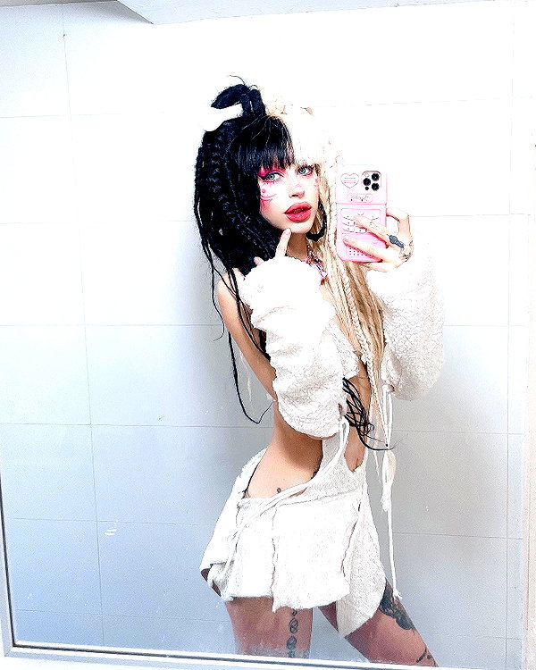 kriiizellda instagram image archive image