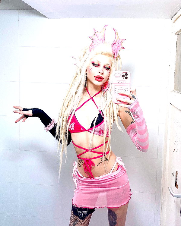 kriiizellda instagram image archive image