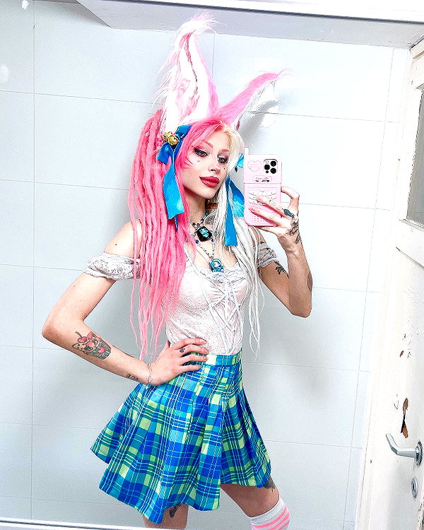 kriiizellda instagram image archive image