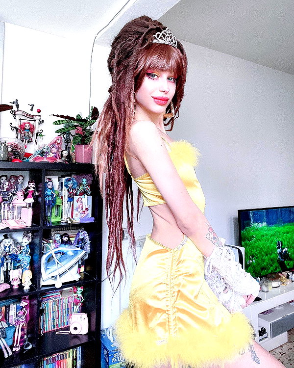kriiizellda instagram image archive image