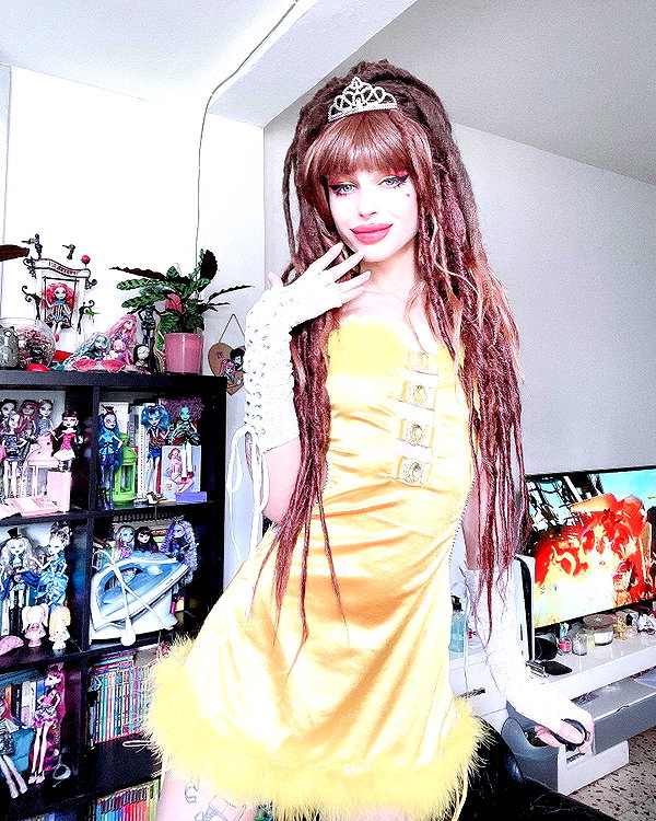 kriiizellda instagram image archive image