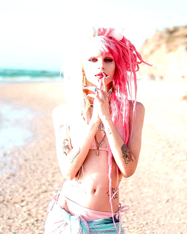 kriiizellda instagram image archive image
