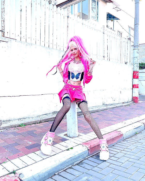 kriiizellda instagram image archive image