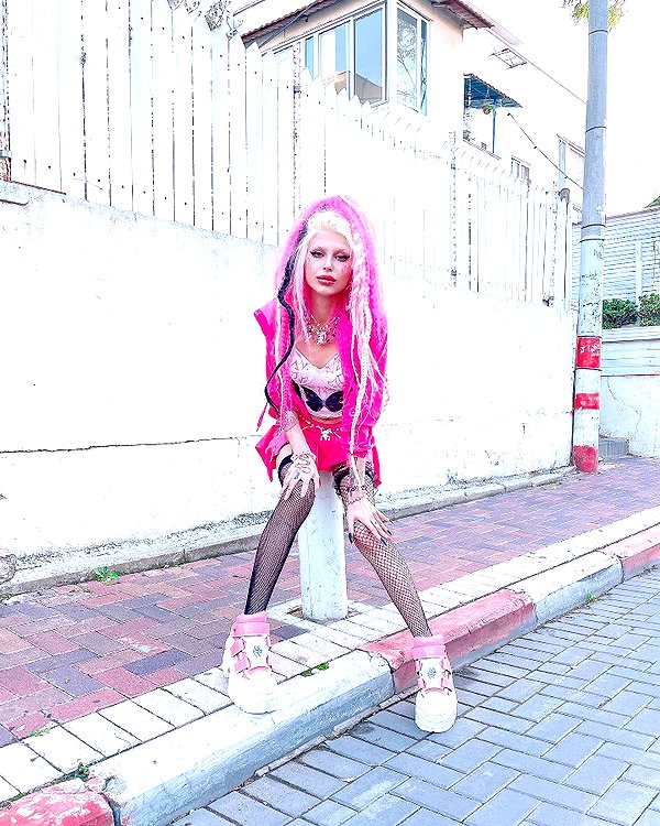 kriiizellda instagram image archive image