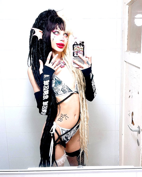 kriiizellda instagram image archive image