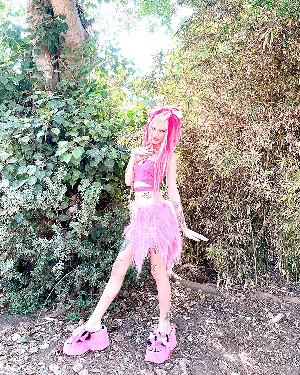 kriiizellda instagram image archive image