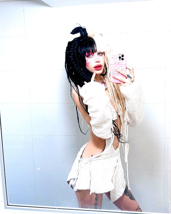 kriiizellda instagram image archive image