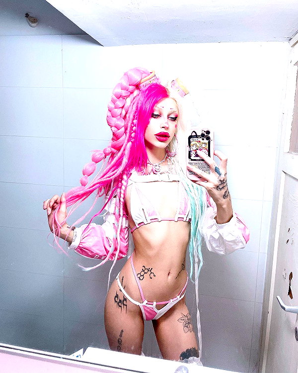 kriiizellda instagram image archive image