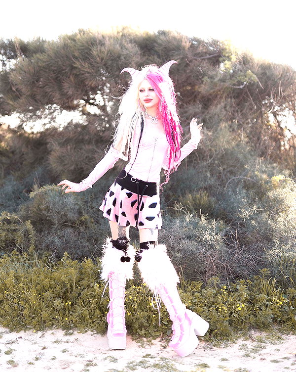 kriiizellda instagram image archive image