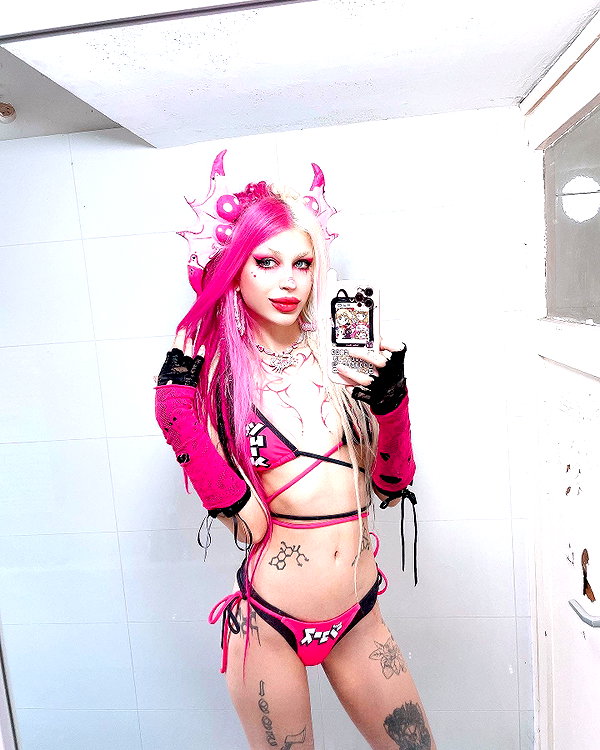 kriiizellda instagram image archive image