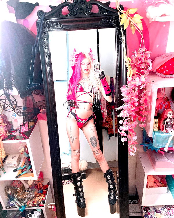 kriiizellda instagram image archive image