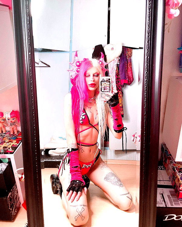 kriiizellda instagram image archive image