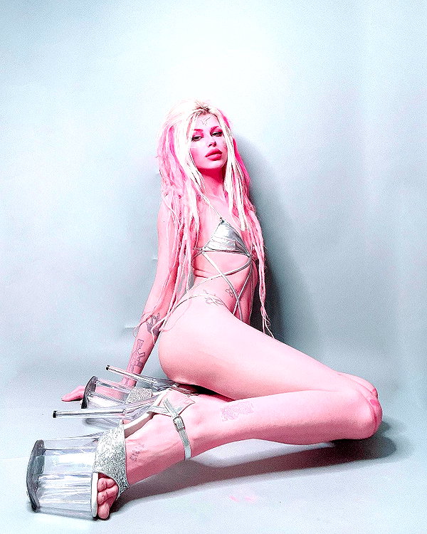 kriiizellda instagram image archive image