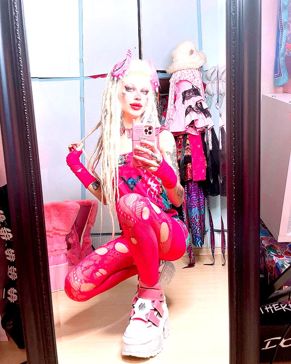 kriiizellda instagram image archive image